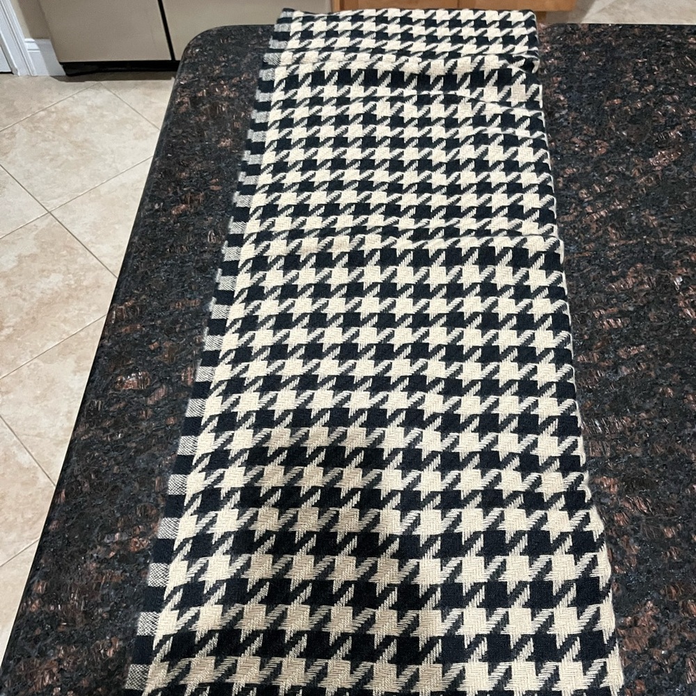 Old Navy women scarf